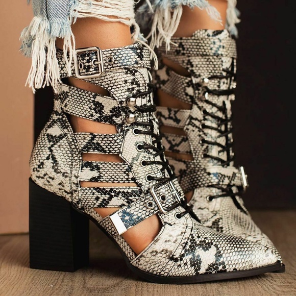 Wild Diva Shoes - SZ 6🔥 Snake Lace Up Cut-Out Combat Ankle Booties